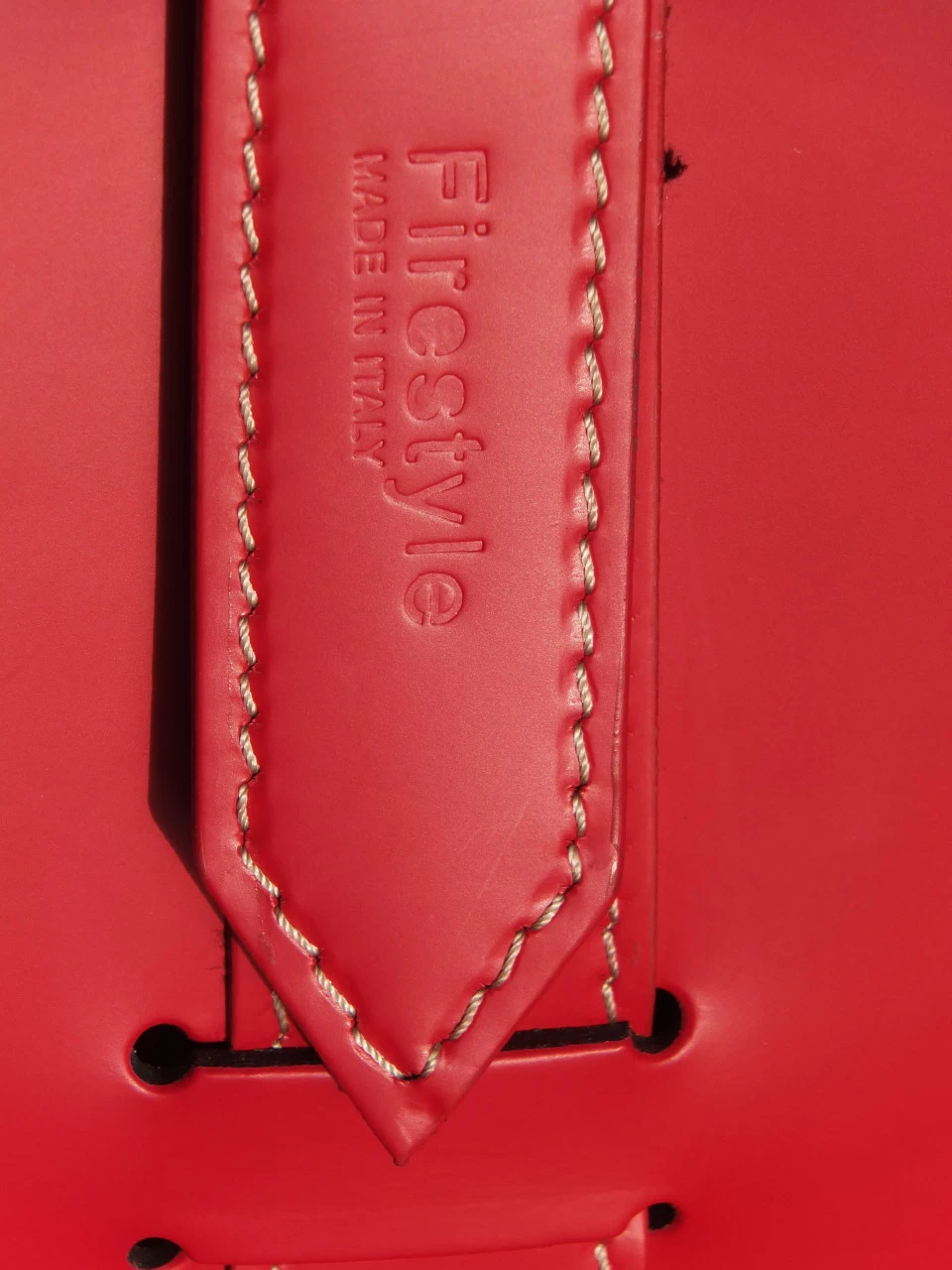 Designer Holzkorb Fabia Rot Aus Regeneriertem Leder Mit Rollen – Bild 6