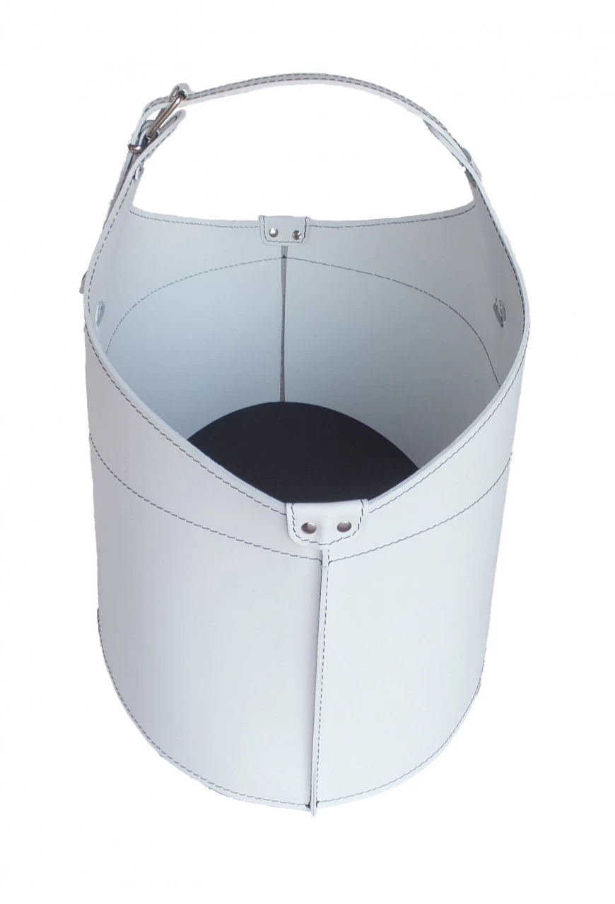 Designer Holzkorb Fabia Weiß Aus Regeneriertem Leder Mit Rollen – Bild 4