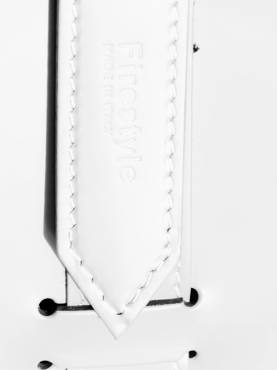 Designer Holzkorb Fabia Weiß Aus Regeneriertem Leder Mit Rollen – Bild 8